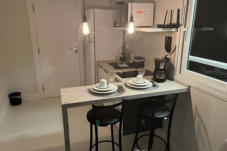 Studio no 8° Andar Vista de Cinema para o Mar 812